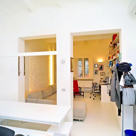 Elegant And Modern Loft In Medieval Bolonia